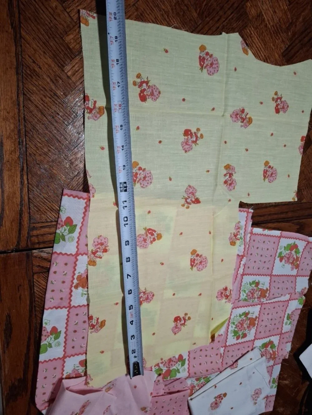 Vtg Strawberry Shortcake Cotton Fabric -Scraps-Pink Yellow White -